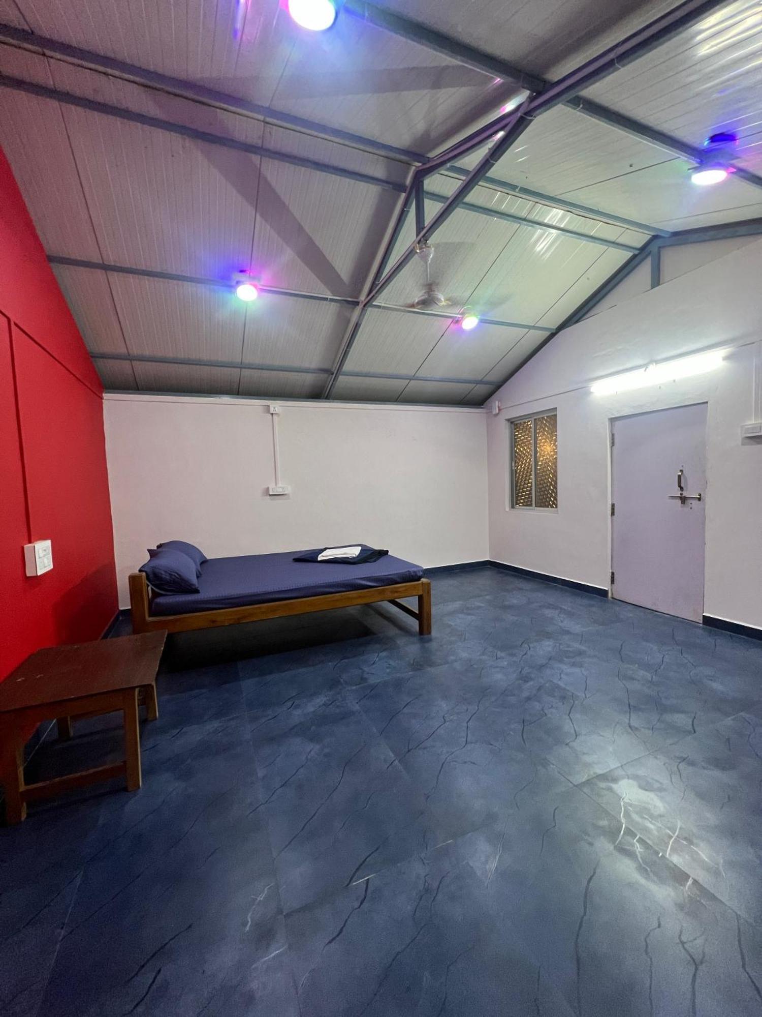 Goko Hostel Гокарна Екстер'єр фото
